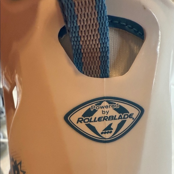 Blade Runner Girl’s Inline Skates Adjusts in Size as kid grows! US 5-8. Like New - Picture 15 of 15